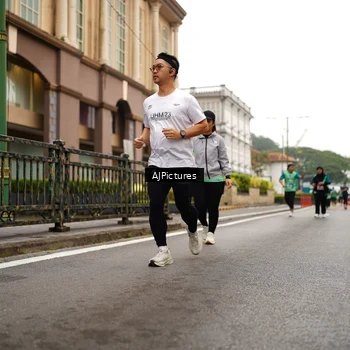 Runner Photo 8541759
