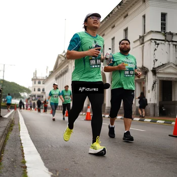 Runner Photo 8542043