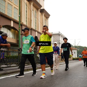 Runner Photo 8542072