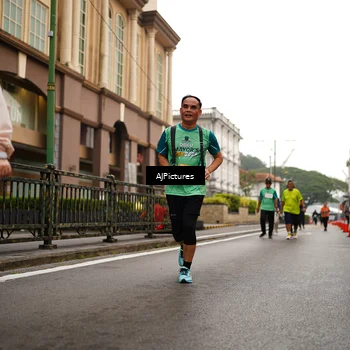 Runner Photo 8542074