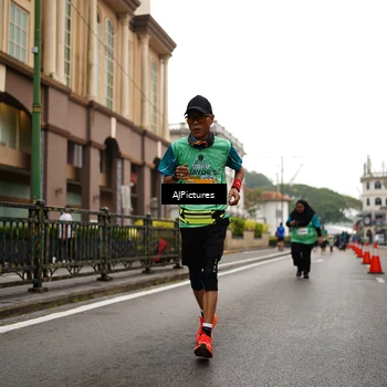 Runner Photo 8542187