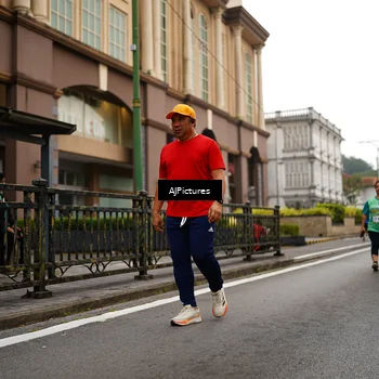Runner Photo 8542199