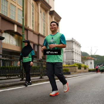 Runner Photo 8542302