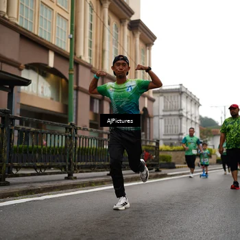 Runner Photo 8542354