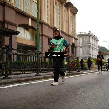 Runner Photo 8542408