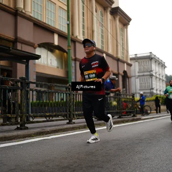 Runner Photo 8542409