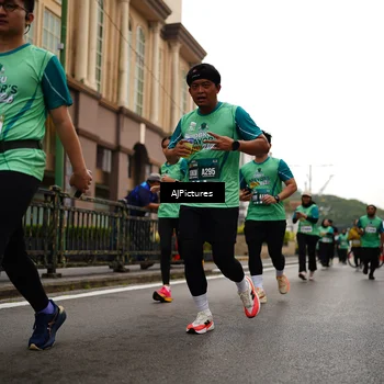 Runner Photo 8542412