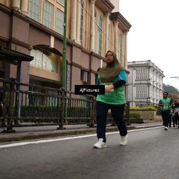 Runner Photo 8542431