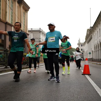Runner Photo 8542604