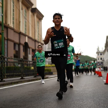 Runner Photo 8542654
