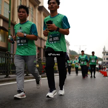 Runner Photo 8542799