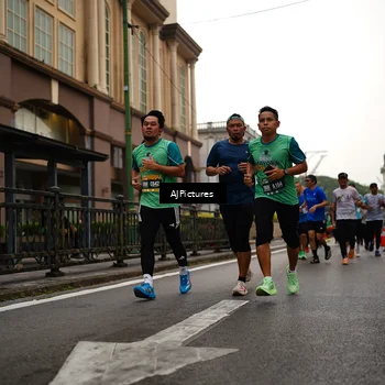 Runner Photo 8542875