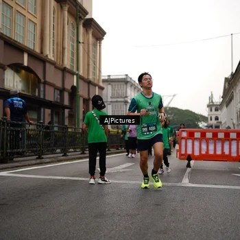 Runner Photo 8542973