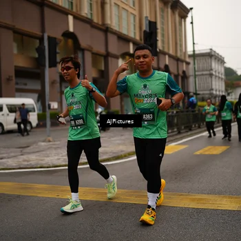 Runner Photo 8543072