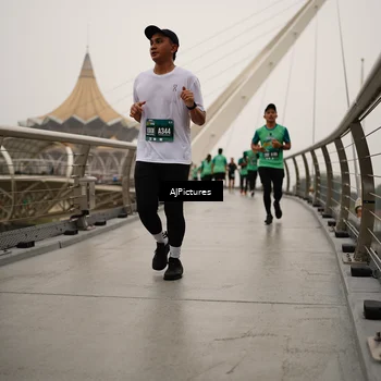 Runner Photo 8543164
