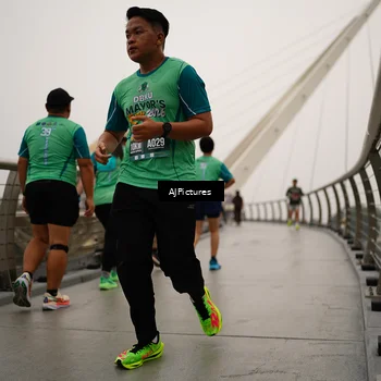 Runner Photo 8543189