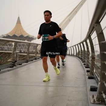 Runner Photo 8543196