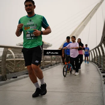 Runner Photo 8543200