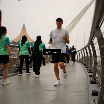 Runner Photo 8543489