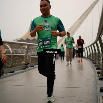 Runner Photo 8543492