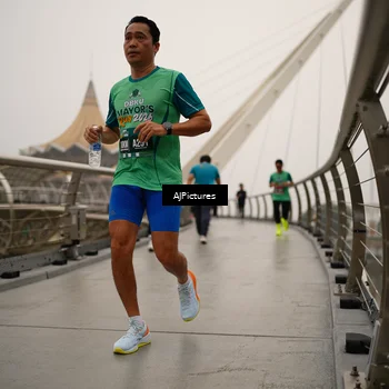 Runner Photo 8543506