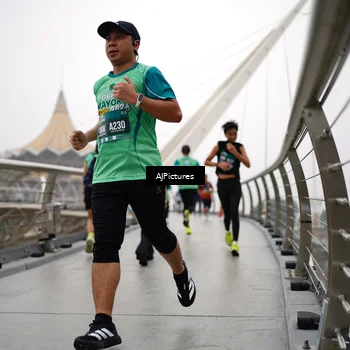 Runner Photo 8543546