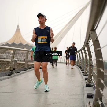 Runner Photo 8543559