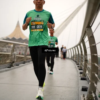 Runner Photo 8543576