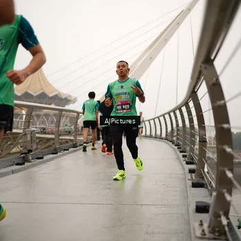 Runner Photo 8543607