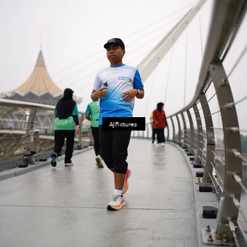 Runner Photo 8543618