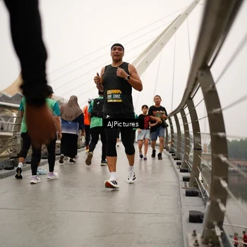 Runner Photo 8543645