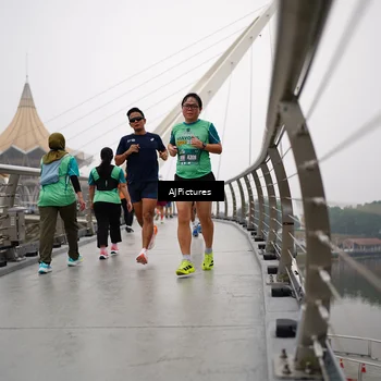 Runner Photo 8543659