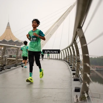 Runner Photo 8543661