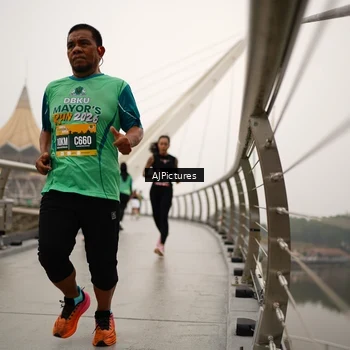 Runner Photo 8543667