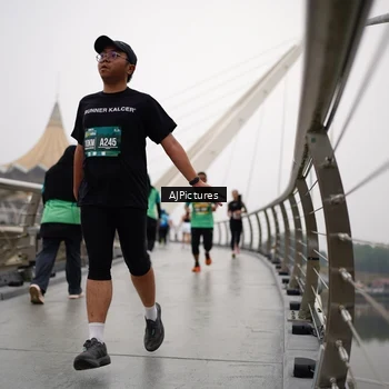 Runner Photo 8543671