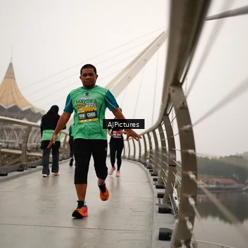 Runner Photo 8543676