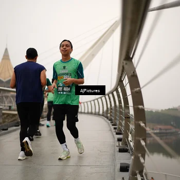 Runner Photo 8543690