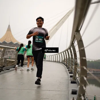Runner Photo 8543691