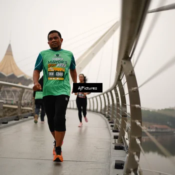Runner Photo 8543694