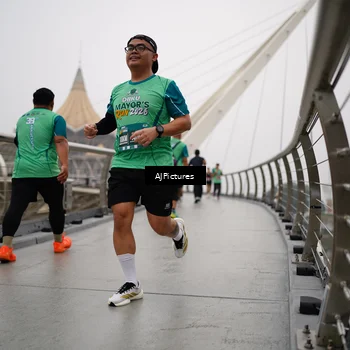 Runner Photo 8543735