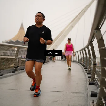 Runner Photo 8543783