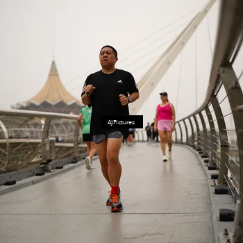 Runner Photo 8543789