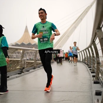 Runner Photo 8543811