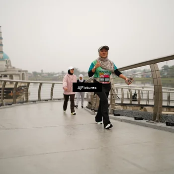 Runner Photo 8543826