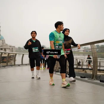 Runner Photo 8543859