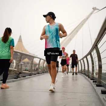 Runner Photo 8543920