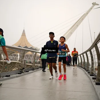 Runner Photo 8543976