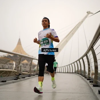 Runner Photo 8544010