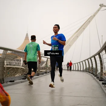 Runner Photo 8544017