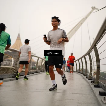 Runner Photo 8544020